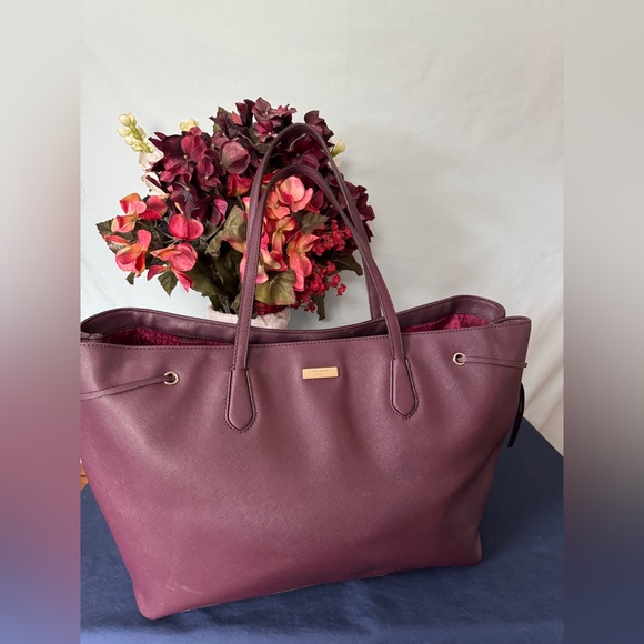 Kate Spade Elegant Burgundy Tote Bag - Picture 1 of 4